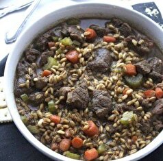 در این روز‌های سرد پاییزی برای تقویت سیستم ایمنی بدنتان این سوپ گوشت گاو و جو را امتحان کنید