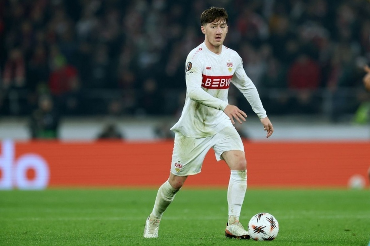 بازیکن تیم فوتبال گو اهد ایگلز به دلیل تمسخر بینی استیلر در جریان بازی لیگ اروپا جریمه شد