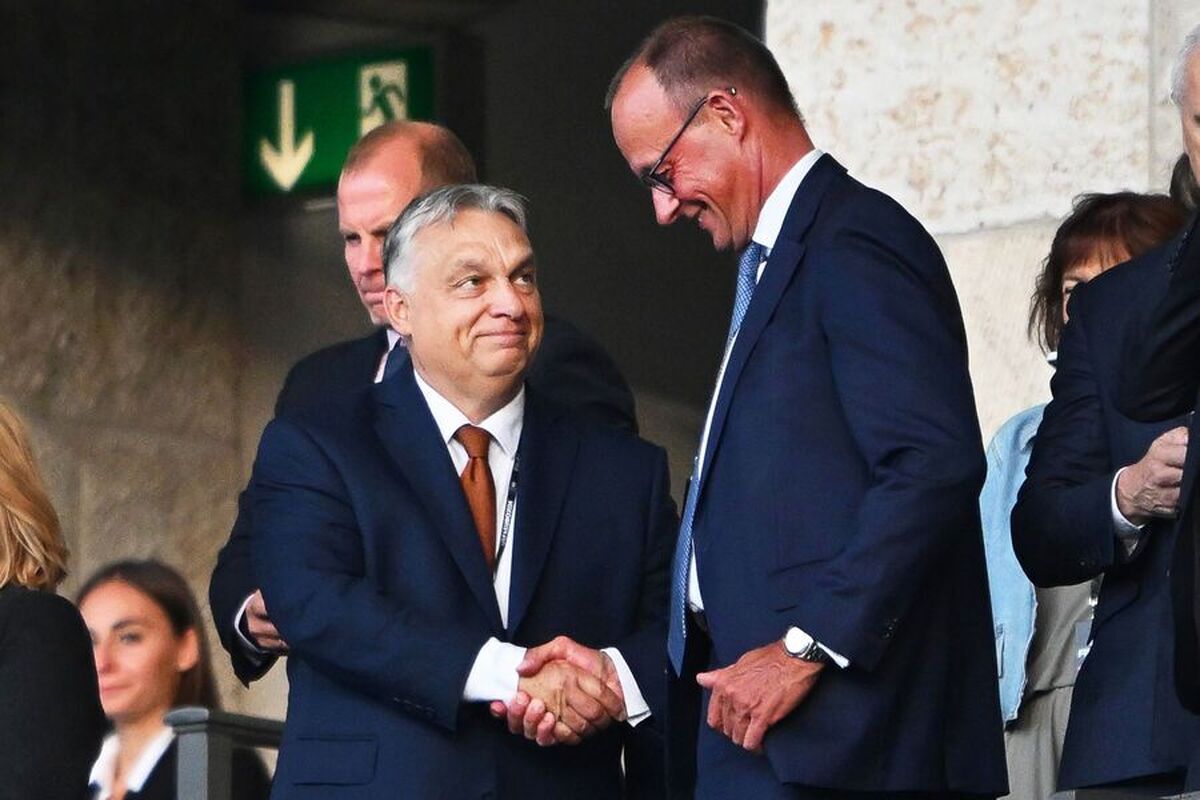 مرتس، اوربان را متهم کرد که بدون مجوز اتحادیه اروپا از مسکو بازدید کرده است.