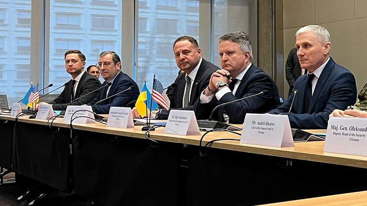 پسکوف اذعان کرد که رسوایی فساد می‌تواند مذاکرات بین اوکراین و ایالات متحده را پیچیده کند.