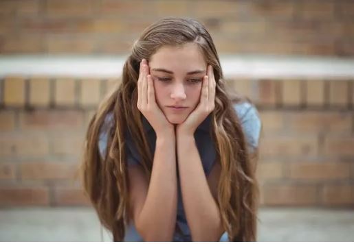 چگونه سکوت فرزند نوجوانم را بشکنم؟