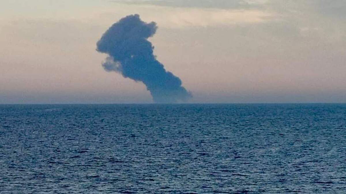 یک نفتکش در دریای سیاه در سواحل ترکیه آتش گرفت.