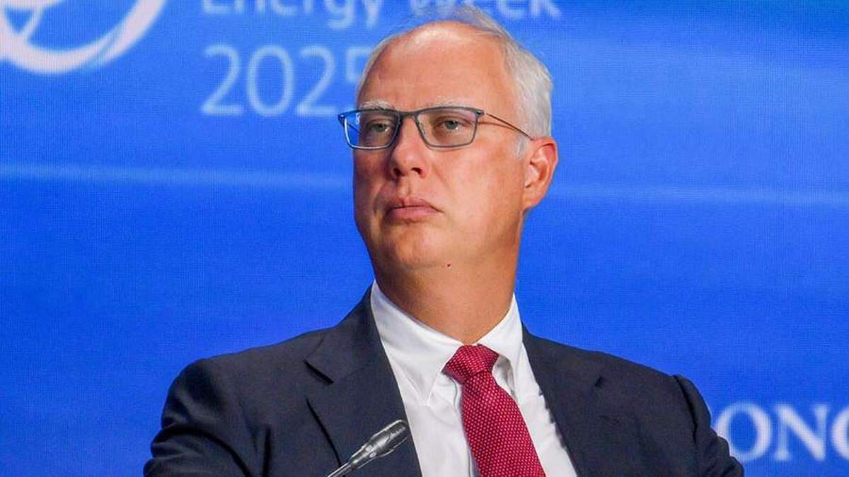 دمیتریف با طعنه در مورد استعفای یرماک اظهار نظر کرد