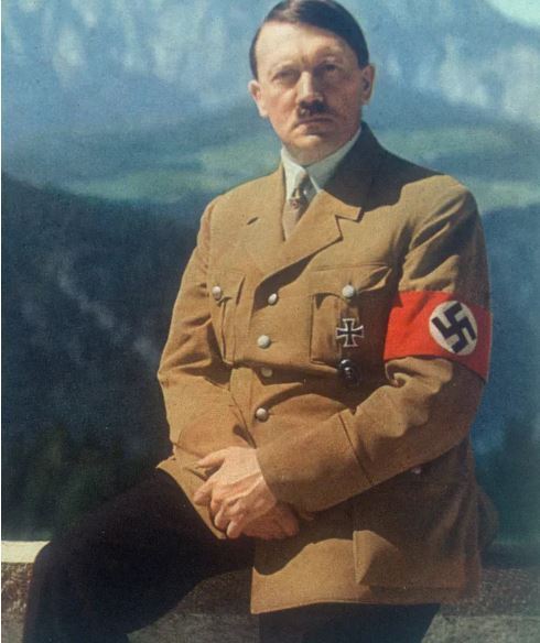 آدولف هیتلر؛ سیاستمدار نامیبیایی برای دوری از حواشی تغییر نام داد آدولف هیتلر؛ سیاستمدار نامیبیایی برای دوری از حواشی تغییر نام داد