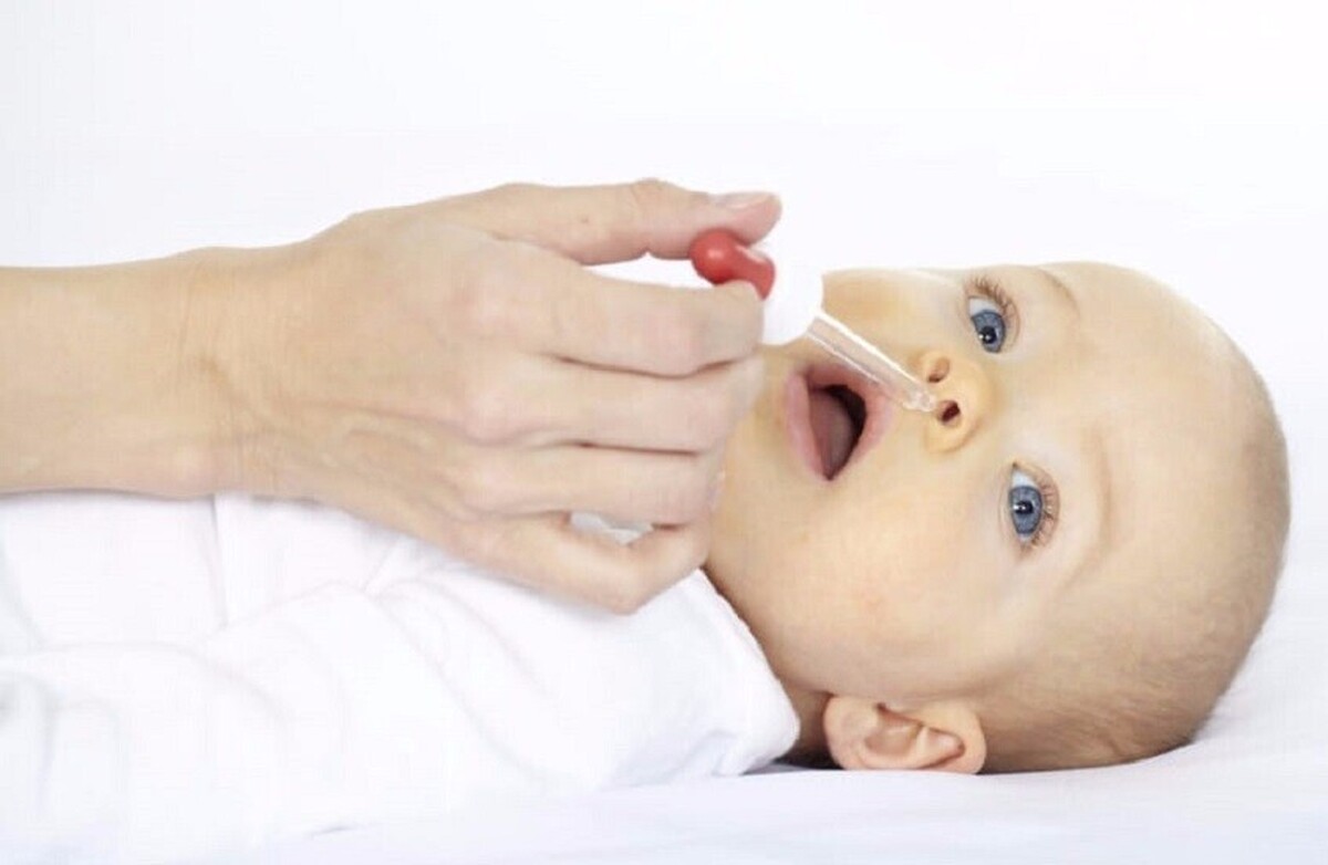 نحوه استفاده ایمن از قطره بینی برای کودکان و نوزادان