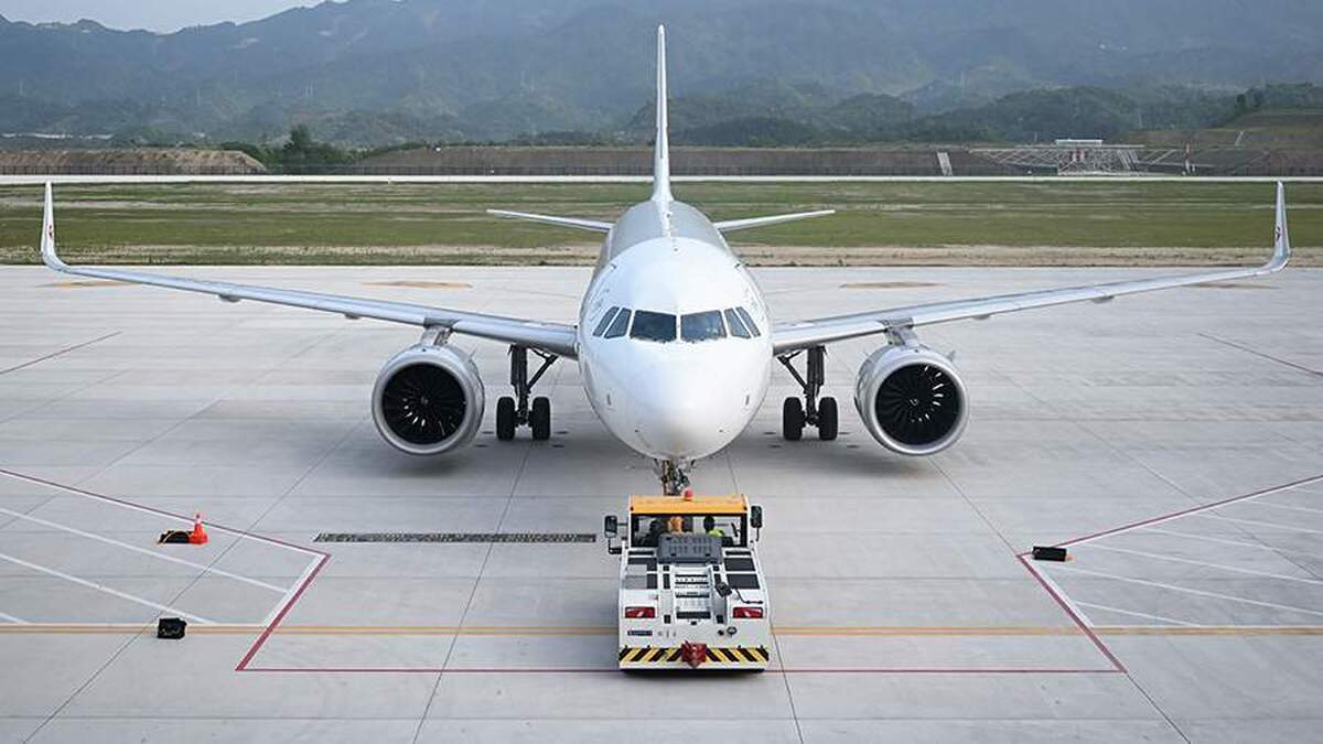 رویترز از تغییر فوری نرم‌افزار ۶۰۰۰ هواپیمای ایرباس خبر داد.