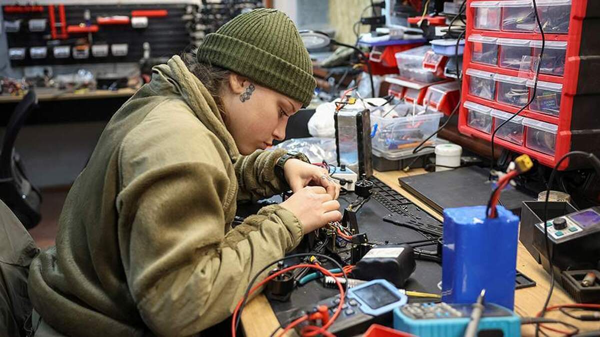 WP از ایجاد اولین واحد پهپادی کاملاً زنانه اوکراین خبر داد.