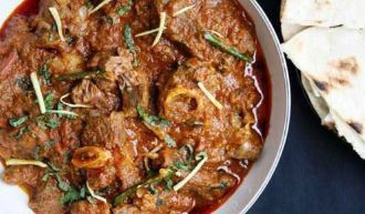 دستور تهیه قورمه گوجه فرنگی با گوشت و ماست