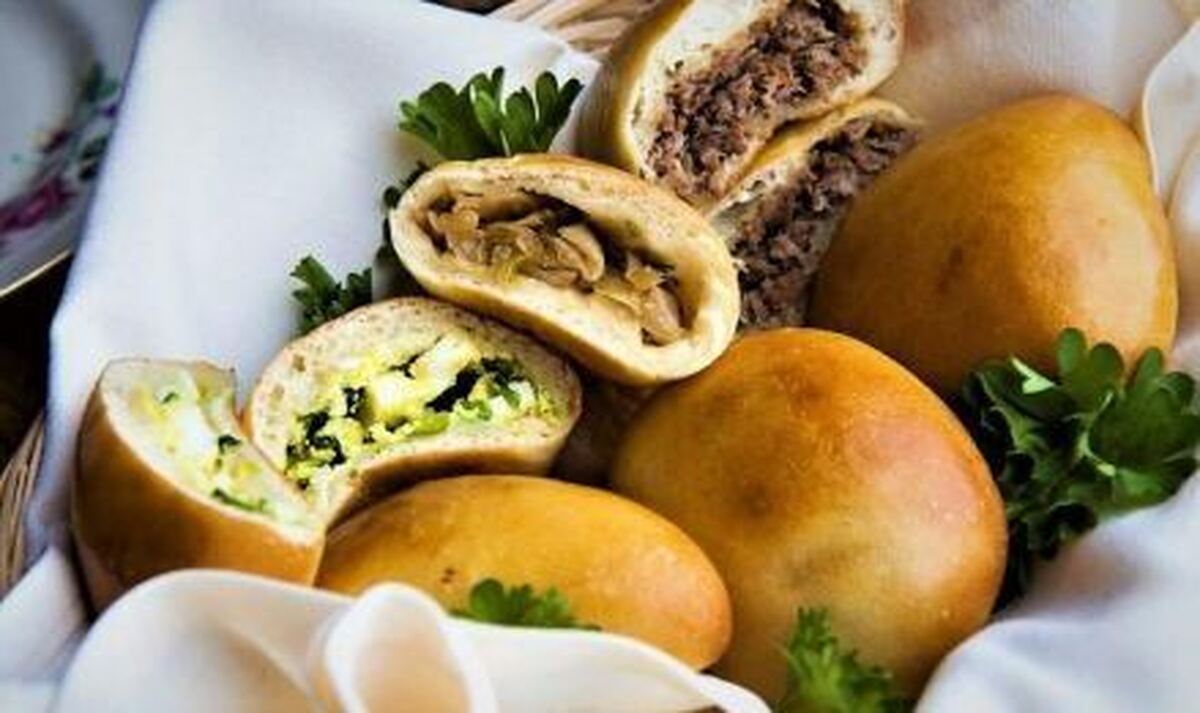 با این دستور برای شام این خمیر پیراشکی روسی محبوب را آماده کنید