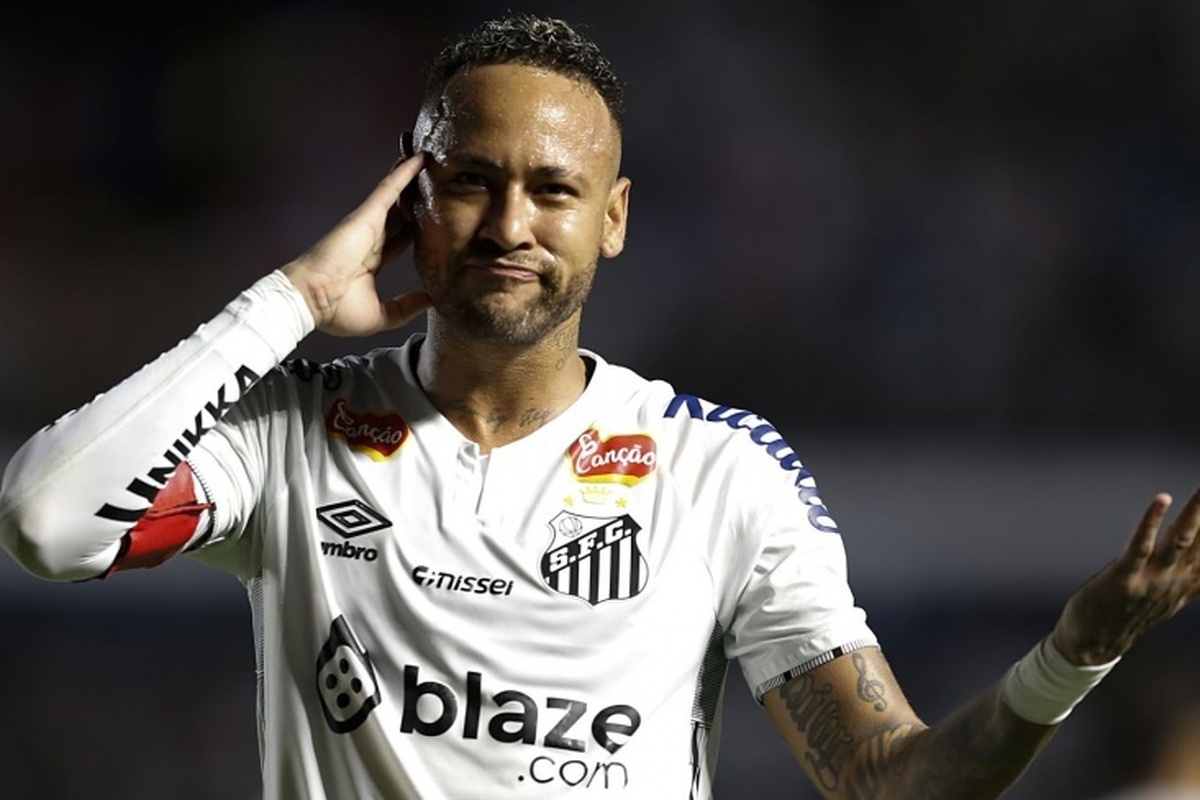 نیمار پس از شایعات مربوط به مصدومیت شدید زانو، در مورد حضورش در زمین اظهار نظر کرد