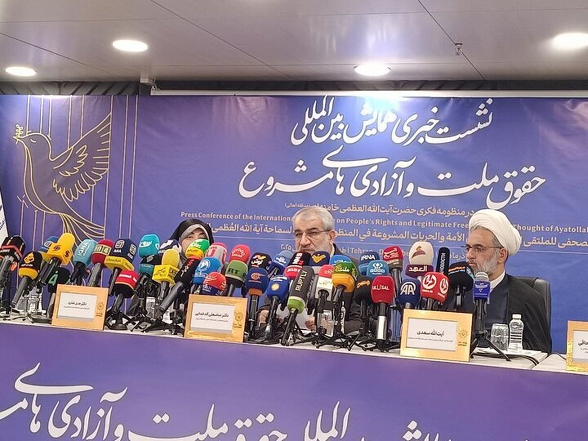 کدخدایی: رهبر معظم انقلاب نظریه‌پرداز برجسته آزادی و حقوق ملت هستند