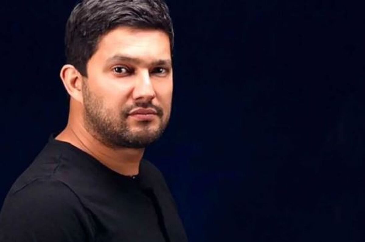 آکروبات بازی حامد بهداد در یک نشست خبری؛ سال ۱۳۸۸!