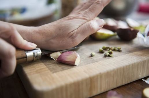 چگونه سیر درمان ۷۰ نوع بیماری میشود؟ چگونه سیر درمان ۷۰ نوع بیماری میشود؟