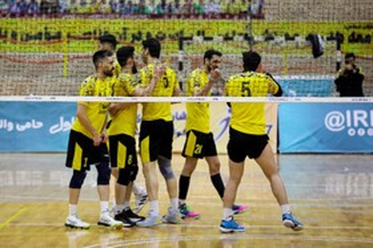 سرمربی والیبال سپاهان: در بهترین شرایط فنی بودیم/ حمایت تماشاگران شیرینی برد را دوچندان کرد