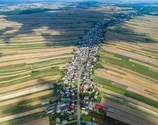 ۶۰۰۰ نفر، یک خیابان؛ روستای عجیب اروپا را ببینید
