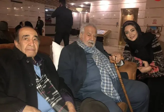 دیدار شقایق فراهانی با ناصر ملک‌مطیعی و ایرج خواجه‌امیری در یک مکان خاص+عکس