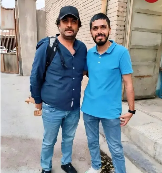 پیر و شکسته شدن ر را در این عکس ببینید! پیر و شکسته شدن ر را در این عکس ببینید!
