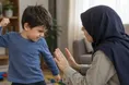 چرا کودک کتک می‌زند؟ اشتباهات والدین که دست‌بزن بچه‌ها را تشدید می‌کند