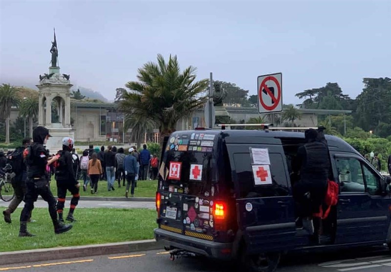 معترضان آمریکایی مجسمه‌های برده‌داران سان‌فرانسیسکو را سرنگون کردند