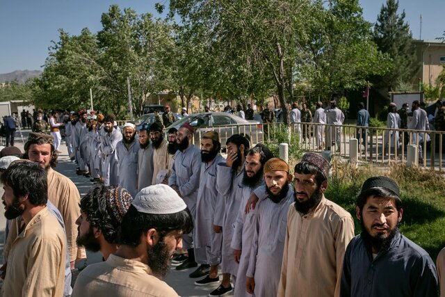 افغانستان تعداد بیشتری از زندانیان طالبان را آزاد می‌کند