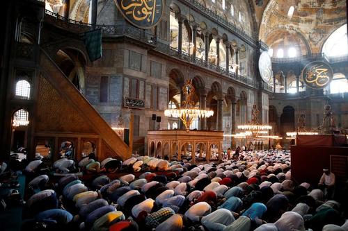 ایاصوفیه و عبور ترکیه از لاییسیته؛ تلویزیون ایران تنها تماشا می‌کند