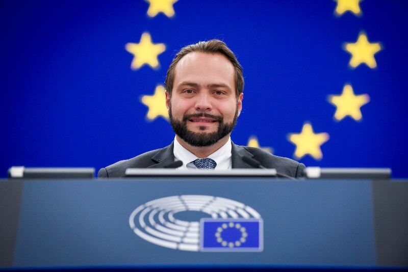 نایب ریس پارلمان اروپا: پیش‌شرط فرانسه برای کمک به لبنان غیر منطقی است