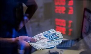 ریزش پی در پی لیر ترکیه