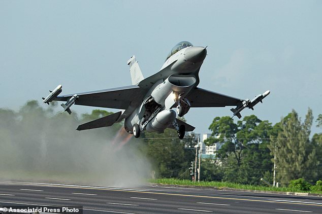 تایوان از ناپدید شدن جنگنده اف-۱۶ حین پرواز آزمایشی خبر داد