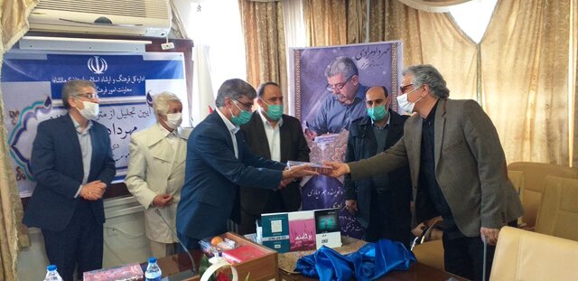 تجلیل از یک مترجمِ "درجه یک"!