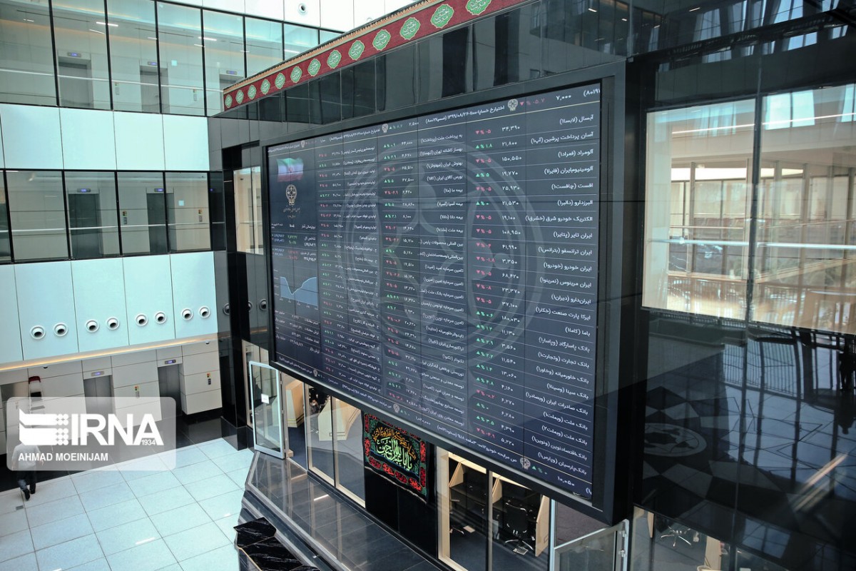 شاخص بورس ۳۸۵ واحد رشد کرد