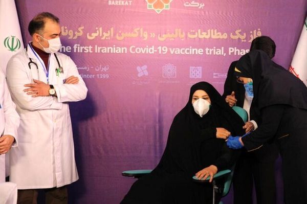 تزریق بدون عارضه به ۲۱ نفر بی خطری واکسن ایرانی کرونا را تایید می کند