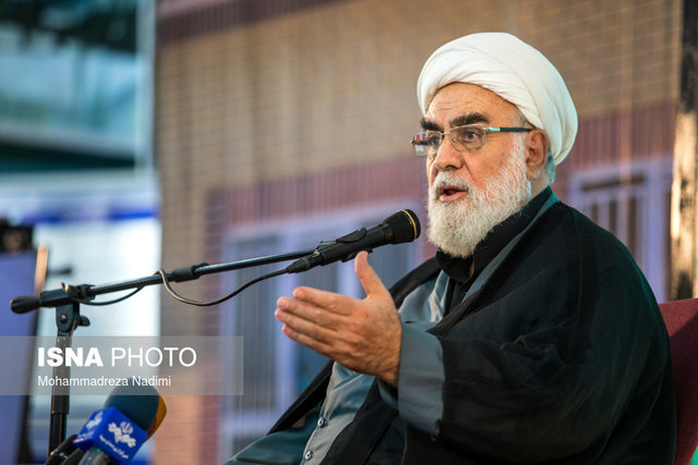 زندگی سراسر ظلم خاندان پهلوی را باید برای مردم گفت