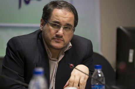 رابطه مالی دولت و نفت باید از درصد دلاری به مبلغ ریالی تغییر یابد