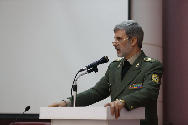دیدار وزیر دفاع جمهوری اسلامی ایران و رئیس ستاد کل نیروهای مسلح هند