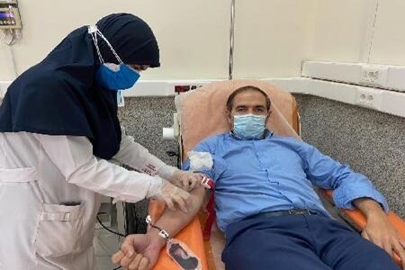 سازمان انتقال خون ایران وظیفه تأمین خون ۹۰۰ مرکز درمانی را برعهده دارد