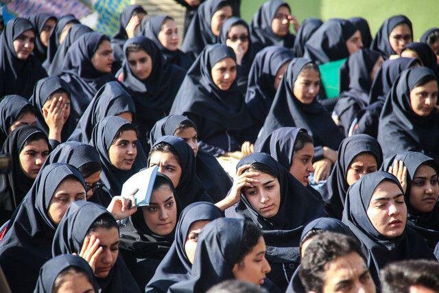 چگونه باید بهداشت بلوغ را به دختران آموزش داد؟