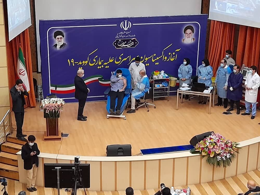 واکسیناسیون کرونا در ایران با فرمان رییس جمهوری آغاز شد