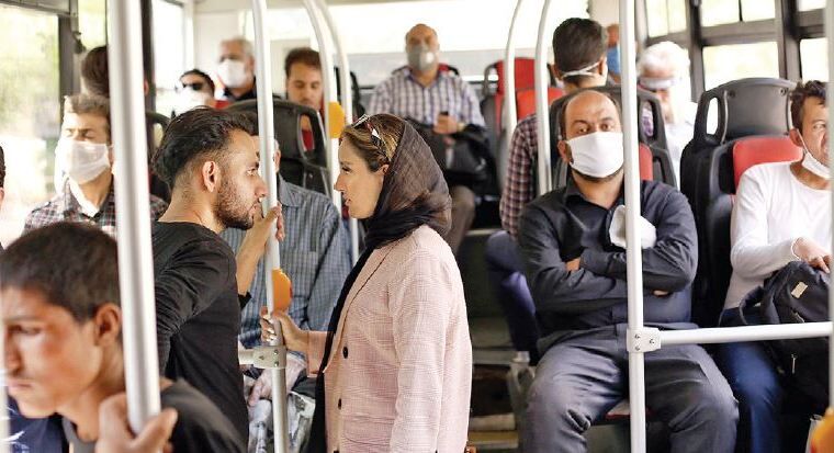 صحبت کردن در فضای بسته سبب انتقال کرونا می‌شود