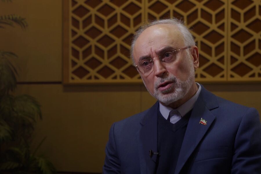 صالحی:فتوای رهبر انقلاب در حرمت بمب اتم، حرف نهایی ایران است