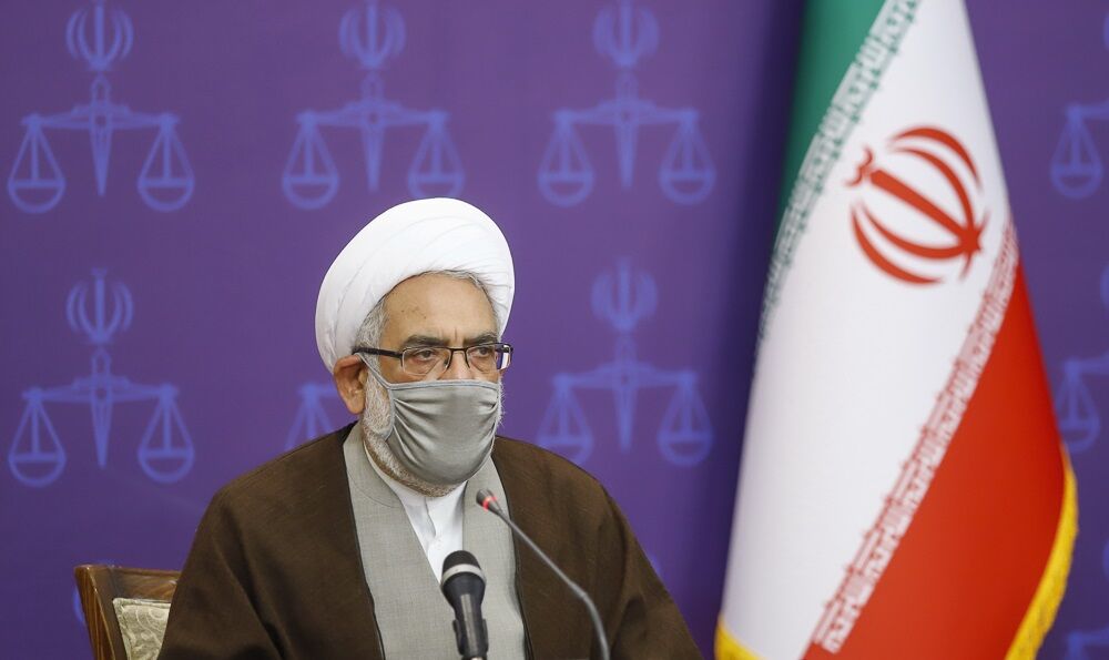 تولیدکنندگان دارای معوقات بانکی حمایت شوند 