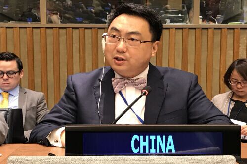 سفیر چین: آمریکا با لغو یکباره تحریم‌ها، گام نخست را بردارد