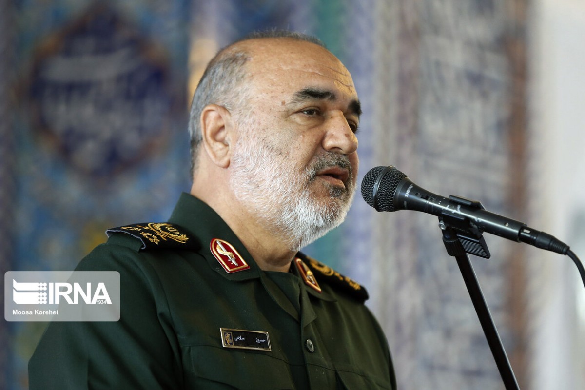 تقدیر سرلشکر سلامی از مدیر عامل سازمان خدمات درمانی نیروهای مسلح