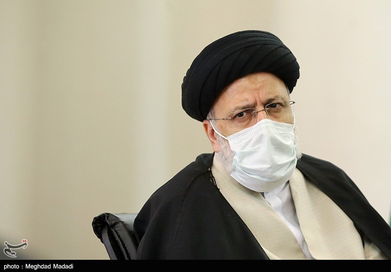 مناظره ها عرصه ارائه "برنامه" و "کارنامه" باشد/ دولت مردمی وعده‌ای نمی‌دهد که‌ نتواند عمل کند
