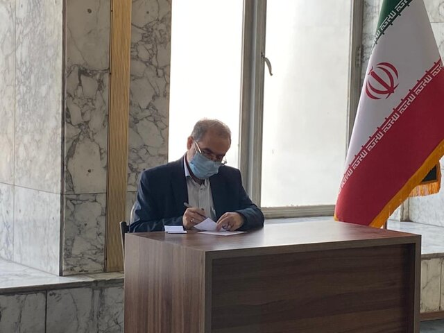 قائم مقام دبیر شورای نگهبان، رأی خود را به صندوق سیار واقع در ستاد مرکزی نظارت بر انتخابات شورای نگهبان انداخت.
