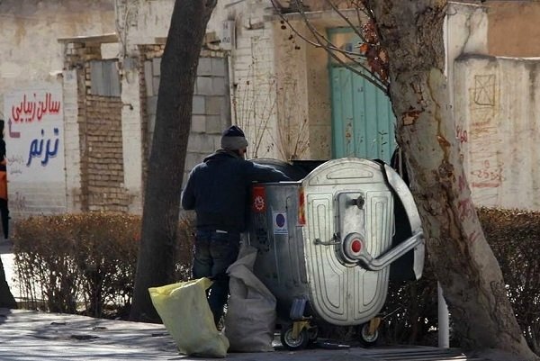 نفس تنگ ۴۷۰۰ کودک زباله‌گردِ تهران میان کرونا