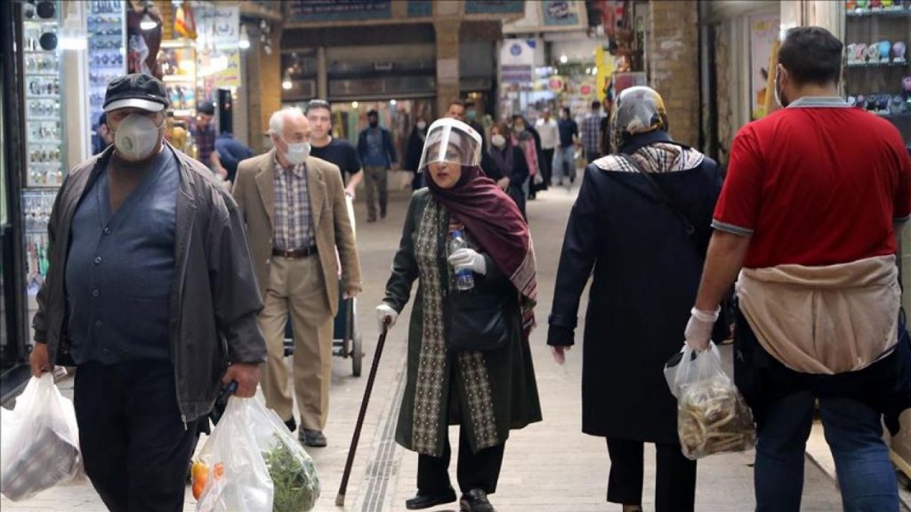 هشدار درباره افزایش مبتلایان کرونا در تهران، گیلان، خوزستان و سمنان /بغل کردن ، دست دادن و بوسیدن ممنوع